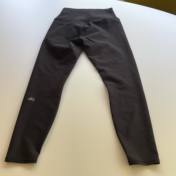 Alo high waist airlift legging 24.5” inseam color black size small - Picture 4 of 4